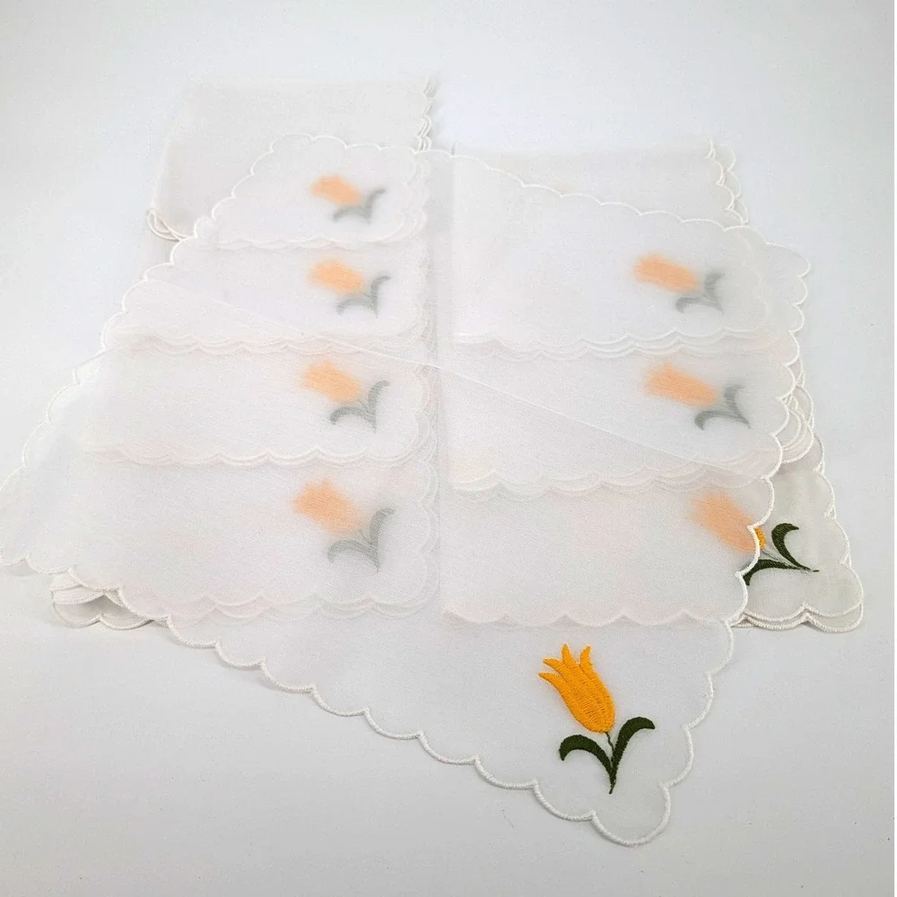Vintage Vittorio Swiss Yellow Tulip Embroidered Scalloped Napkins Set of 8